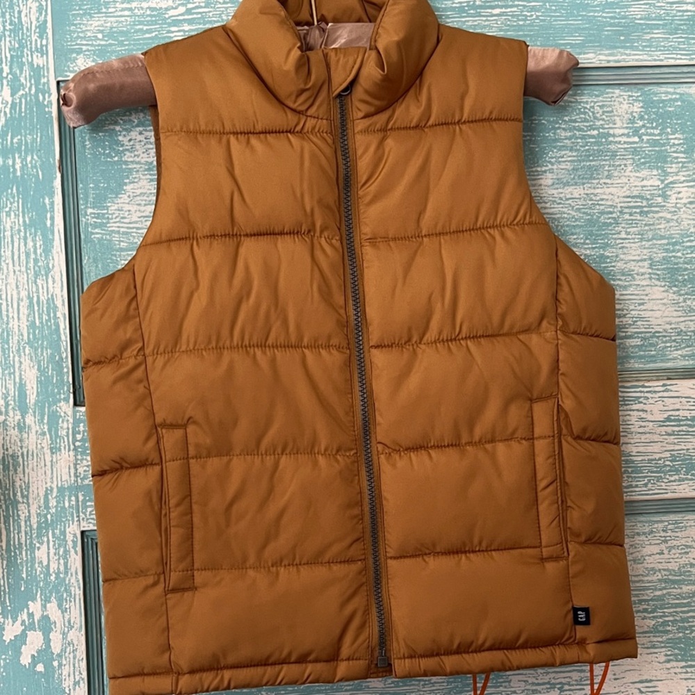 GAP kids puffer quilted Vest size 6-7 Small modern mustard orange color NWOT